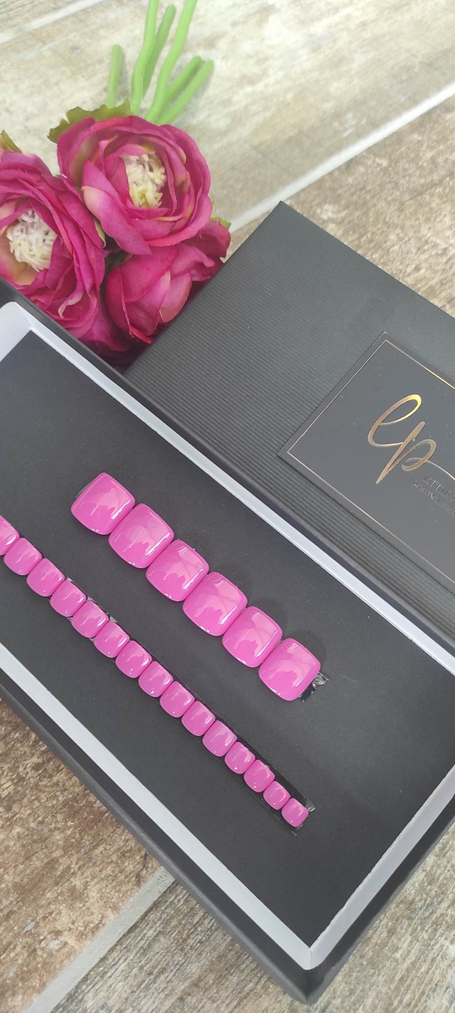 COFFRET ROSE FUSHIA PIEDS- sur commande – Image 3